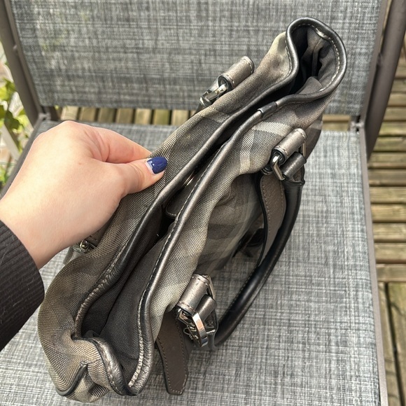 Burberry Authentic Smoked Check Pattern Tote - Picture 11 of 12